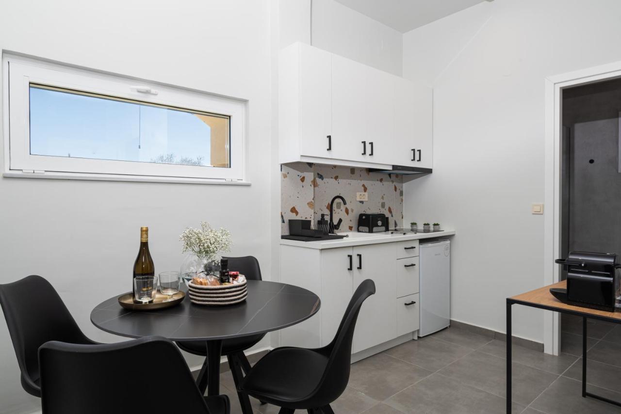 Meliora Suites Dhrapaniás 外观 照片